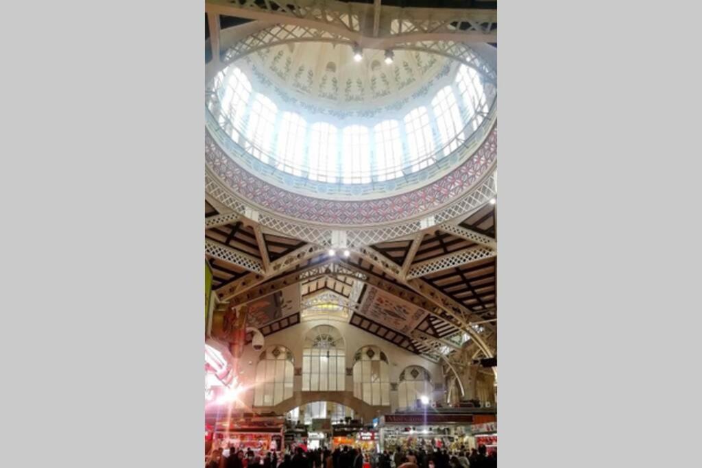 Precioso Apartamento Frente Del Mercado Central Valenza Esterno foto