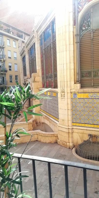 Precioso Apartamento Frente Del Mercado Central Valenza Esterno foto